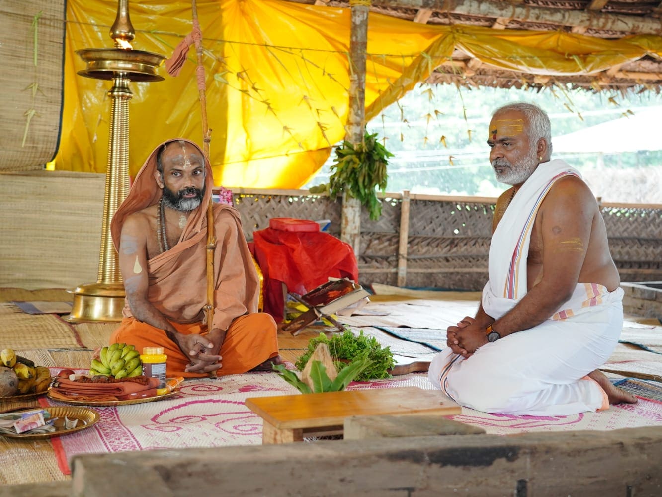 2.Acharyan with Thekkemadom Mooppal Swamiyar